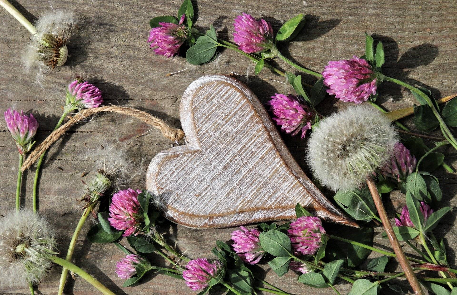 SPÉCIAL FÊTES DES MÈRES ! La fête des Mères approche ! Offrez lui un moment de détente dans un espace privatif et cocooning avec massage et Spa à Aix-en-Provence !